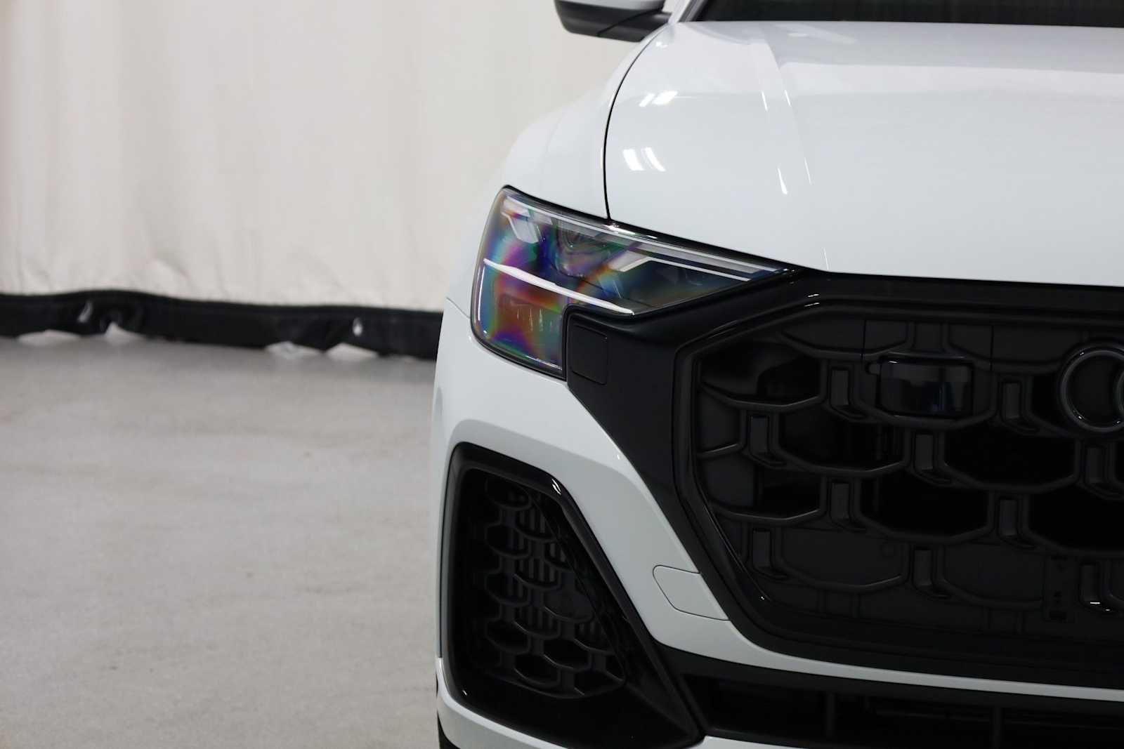 Thumbnail: 2026 Audi Q8 - 15