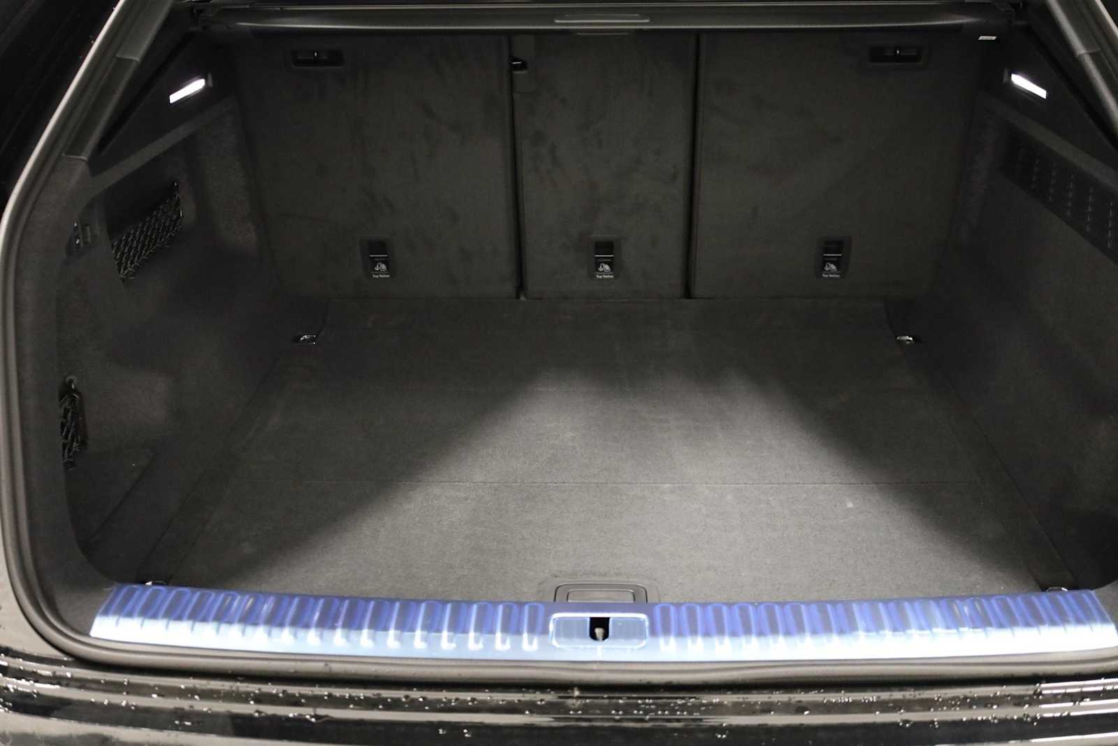 Thumbnail: 2026 Audi Q8 - 39