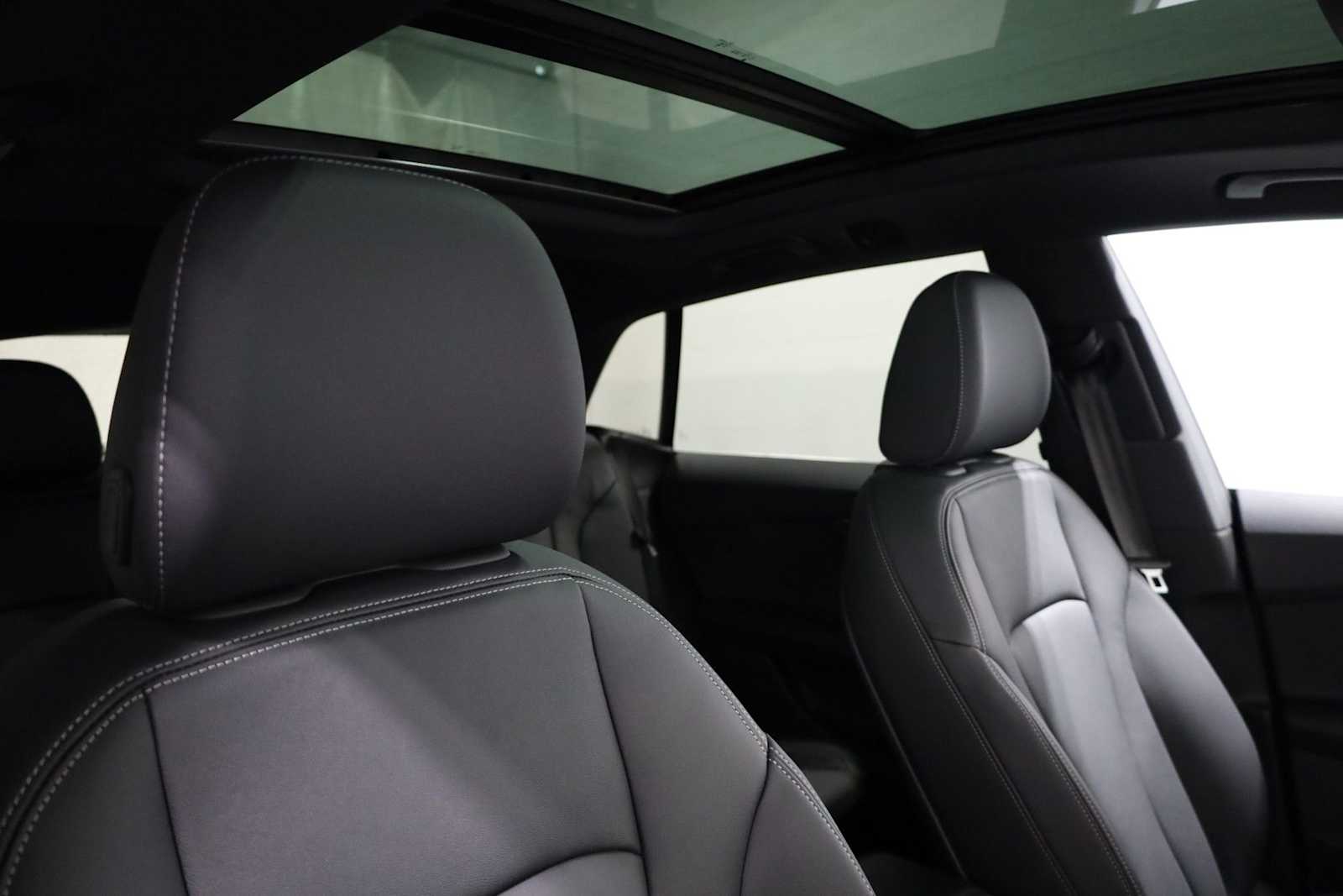 Thumbnail: 2025 Audi Q8 - 20