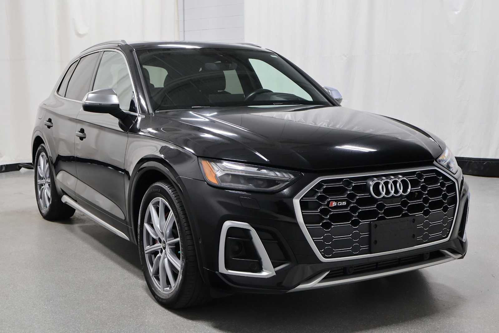 Thumbnail: 2023 Audi SQ5 - 13