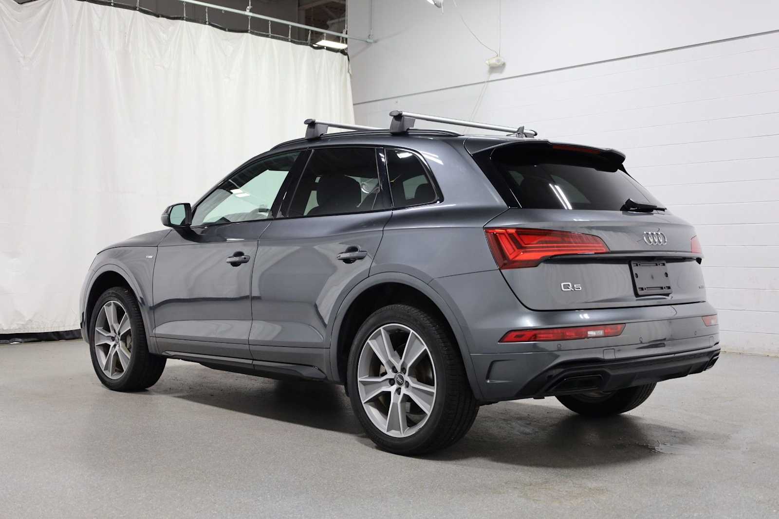 Thumbnail: 2025 Audi Q5 - 3