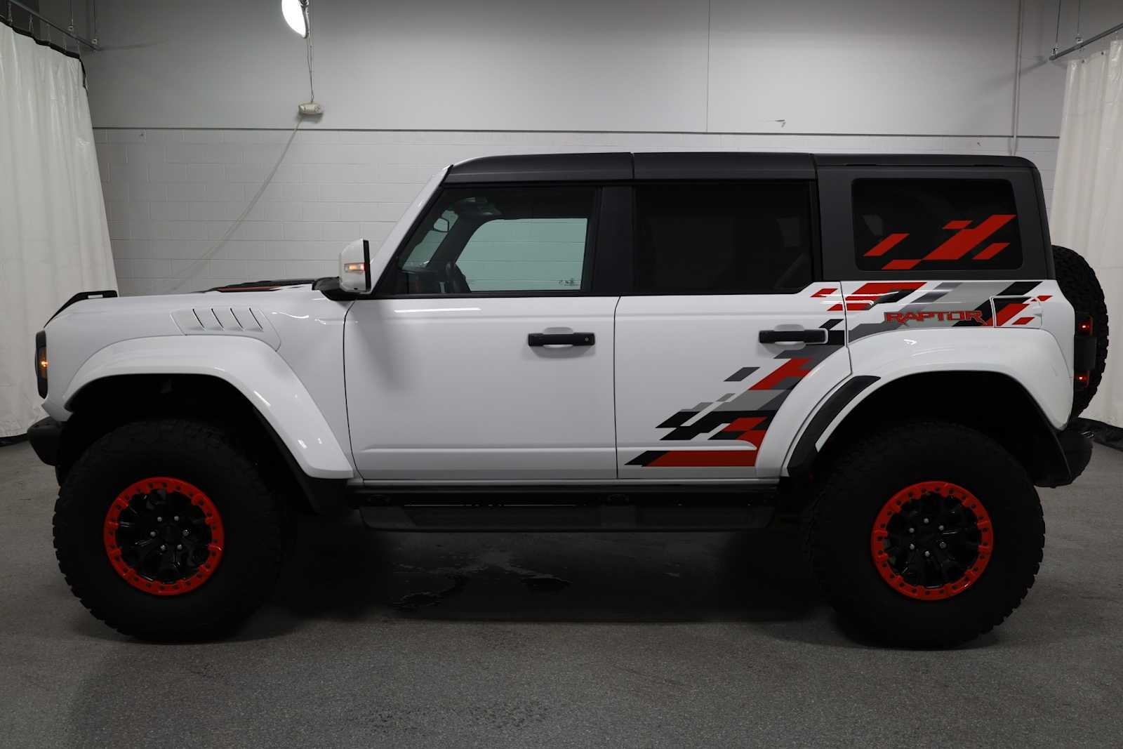 2024 Ford Bronco Raptor photo 2