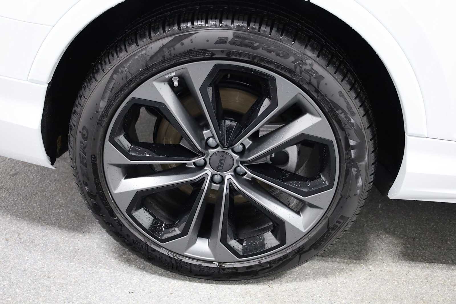 Thumbnail: 2026 Audi Q7 - 36