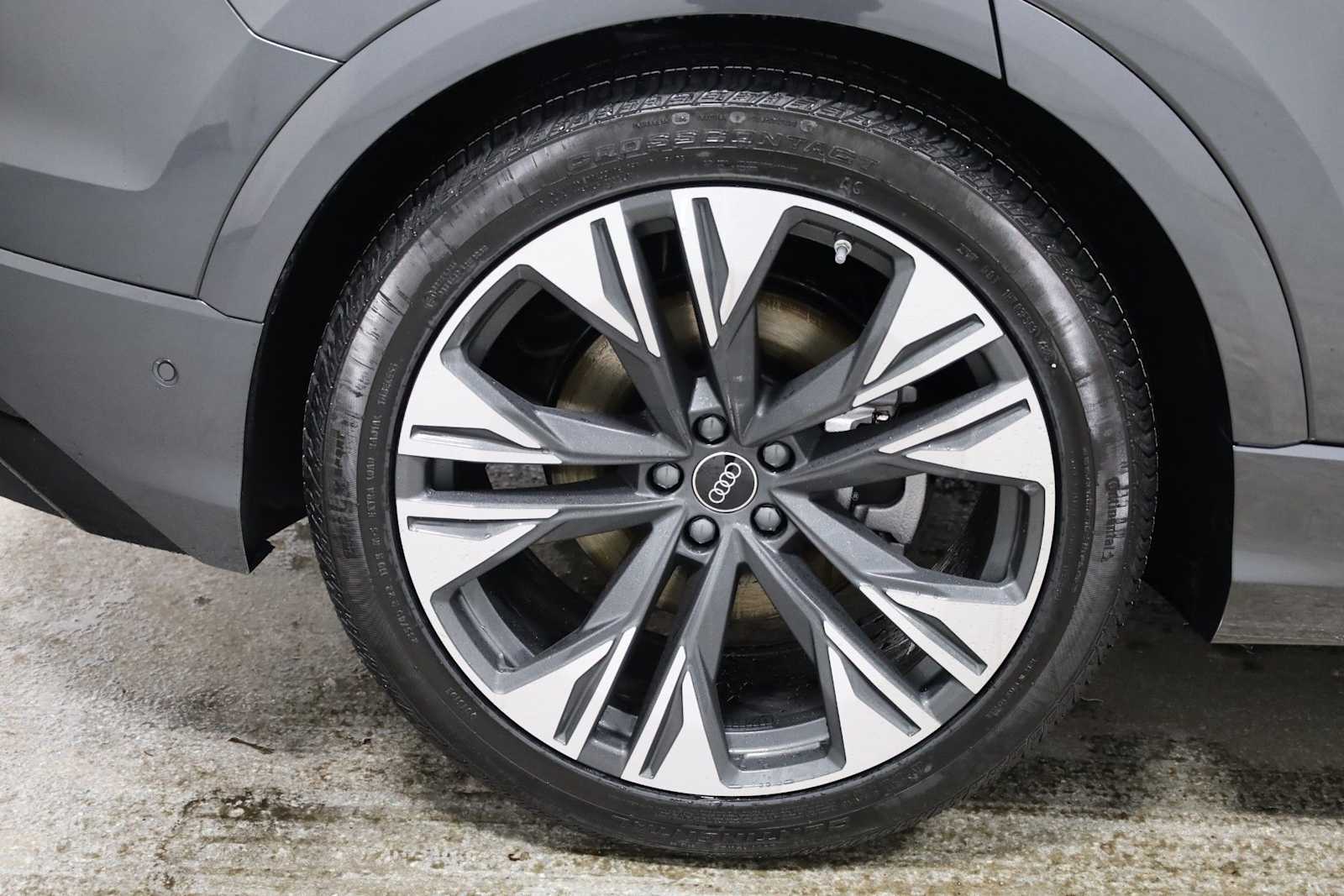 Thumbnail: 2026 Audi Q8 - 35