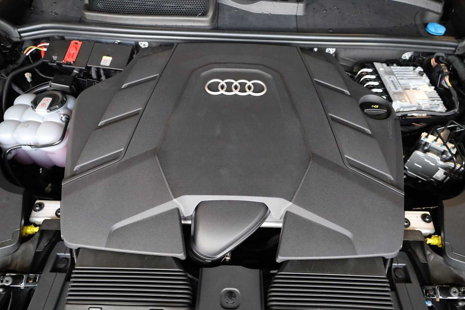 Thumbnail: 2026 Audi Q8 - 40