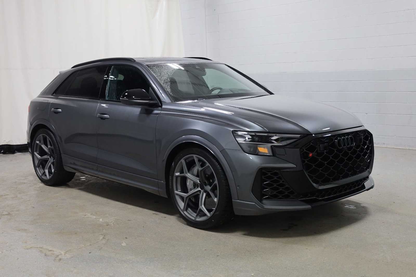 Thumbnail: 2026 Audi RS Q8 - 12