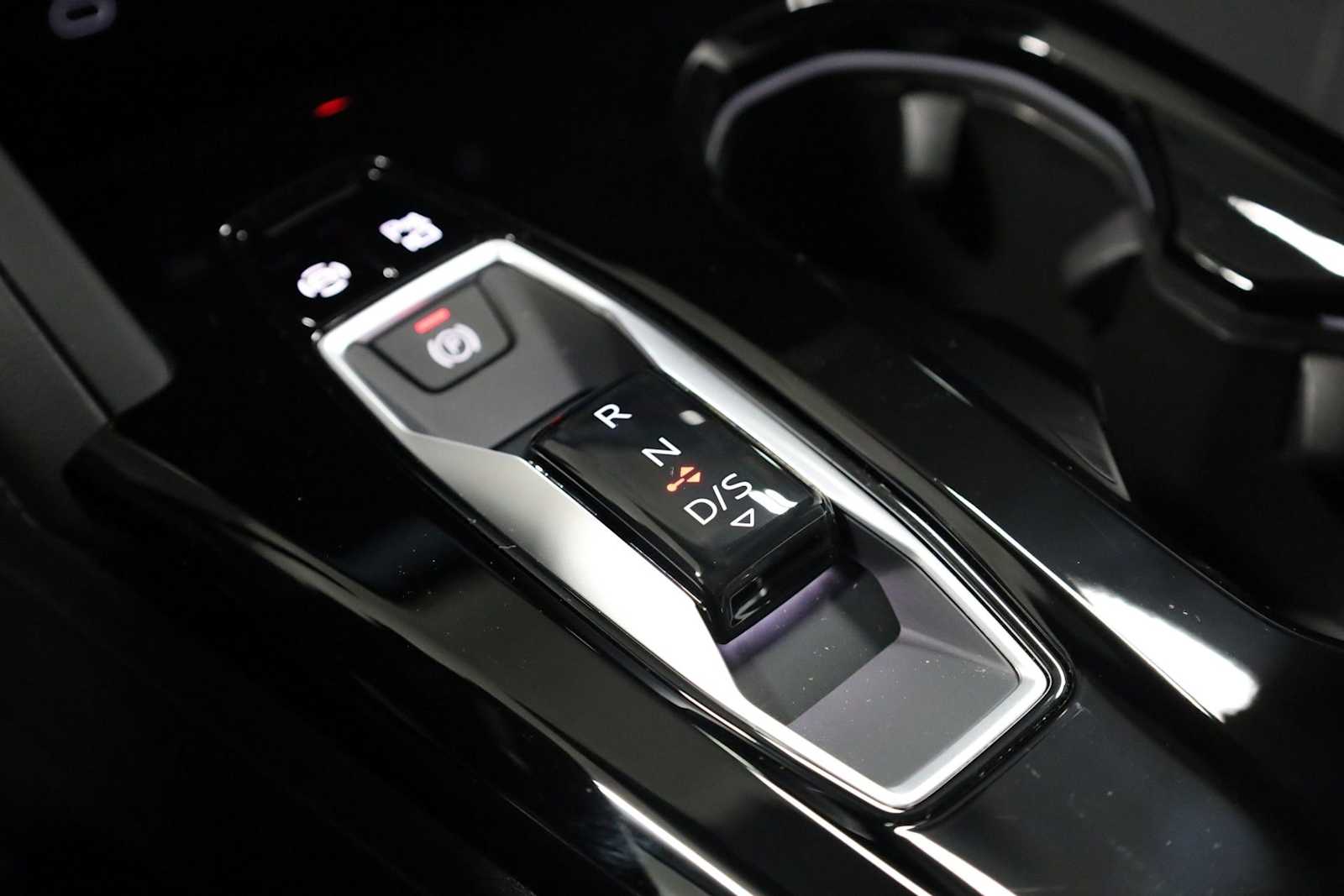 Thumbnail: 2025 Audi Q5 - 29