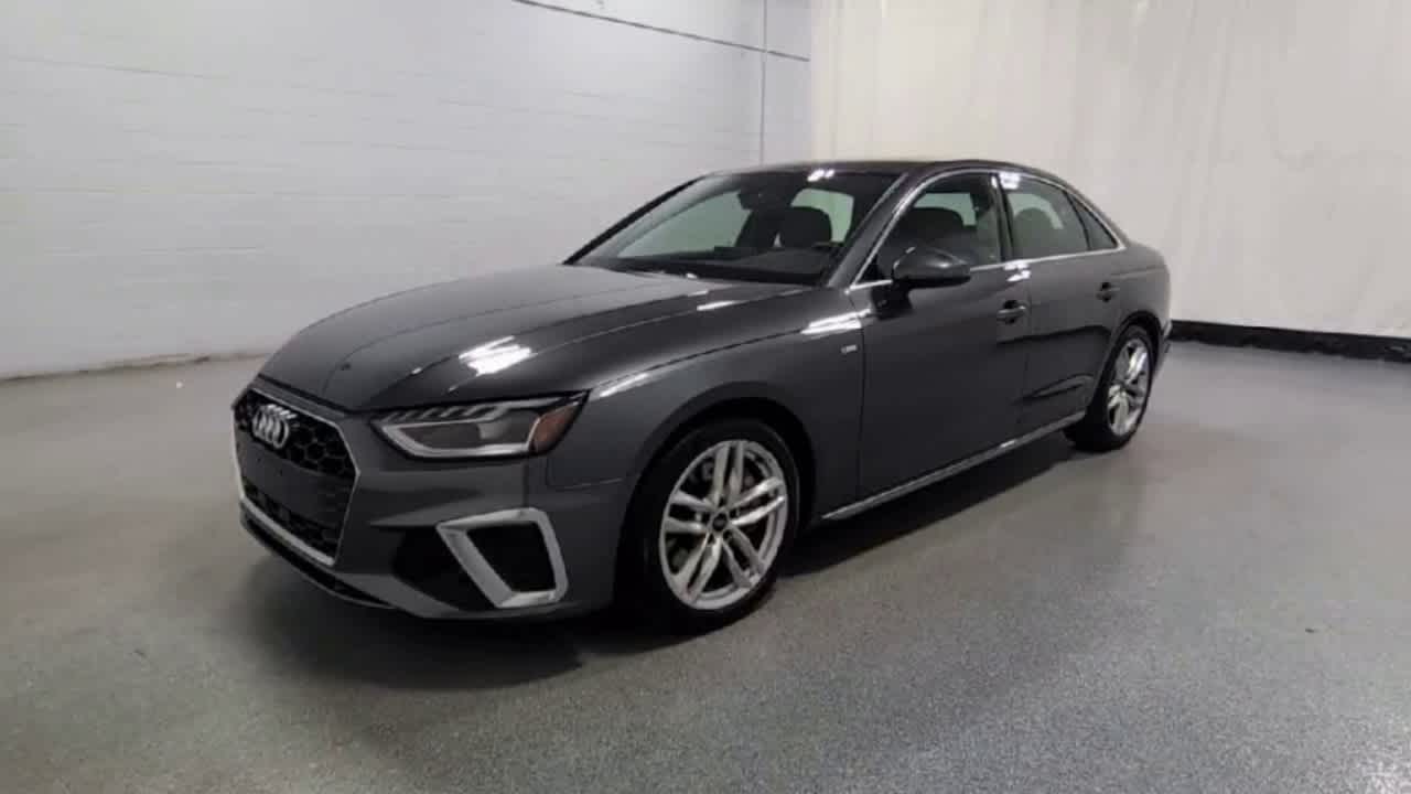 2023 Audi A4 45 S line Premium photo 3