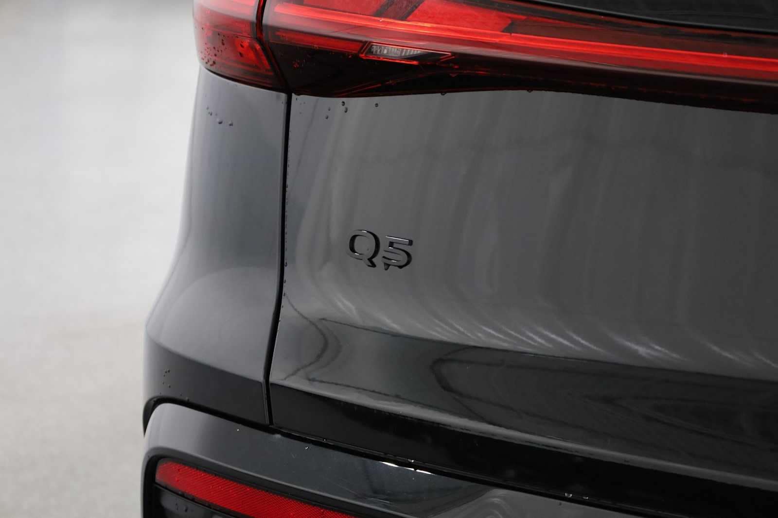 Thumbnail: 2025 Audi Q5 - 8