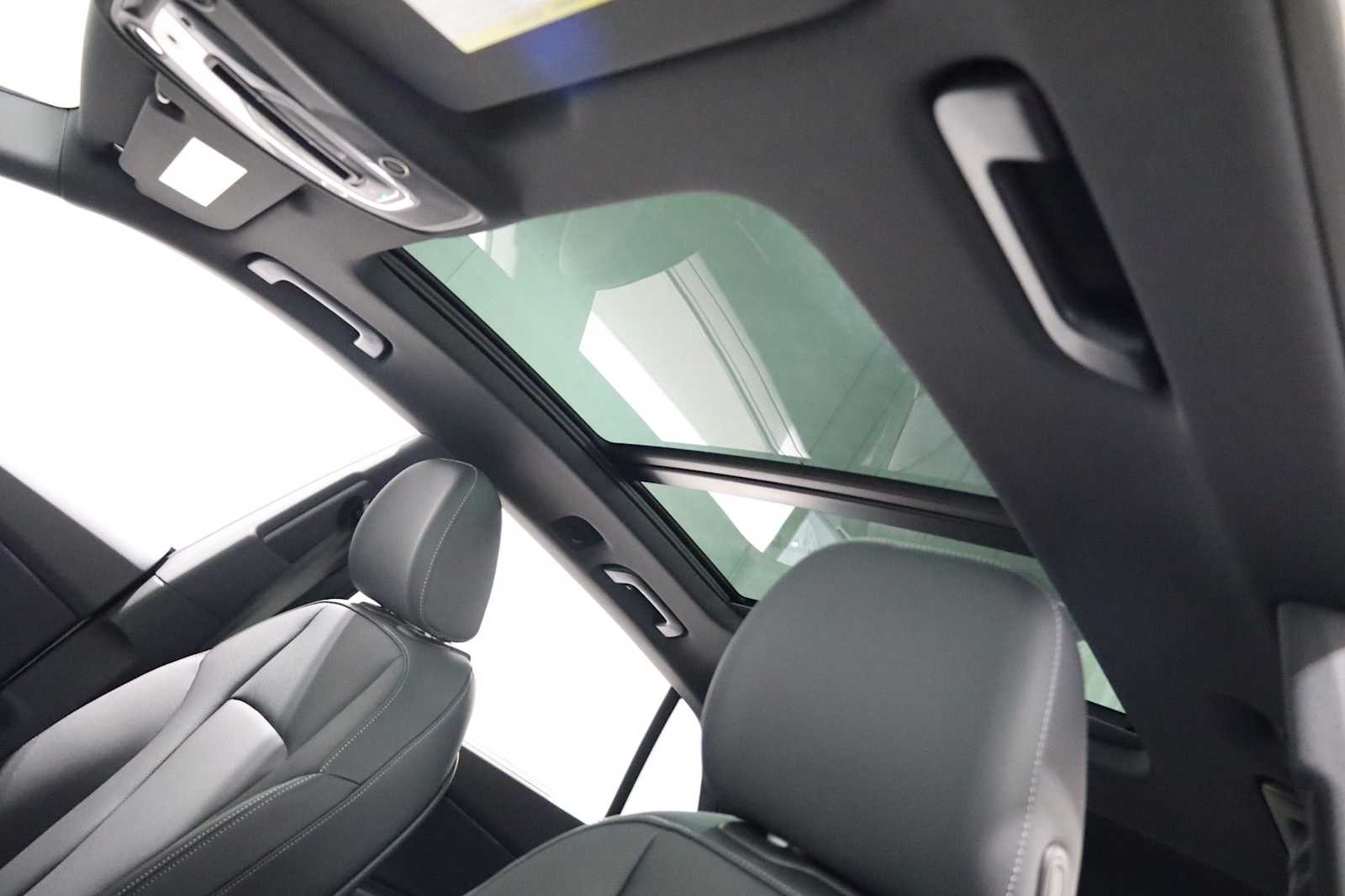 Thumbnail: 2026 Audi Q8 - 19