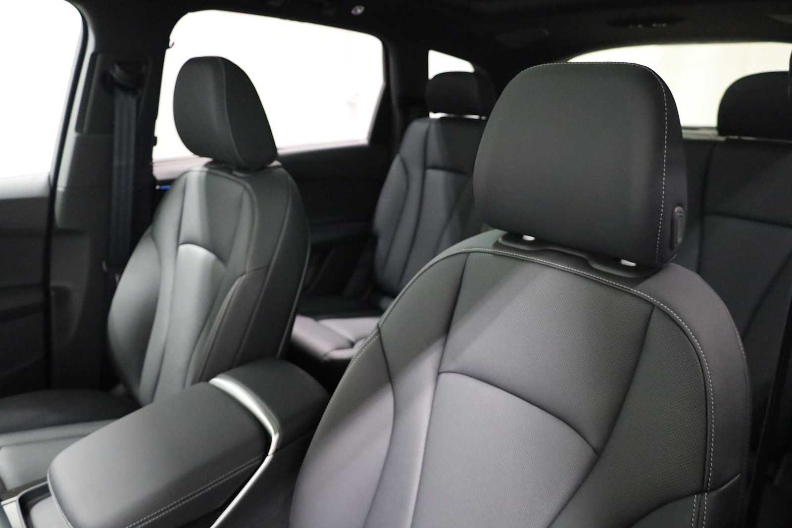 Thumbnail: 2026 Audi Q7 - 18