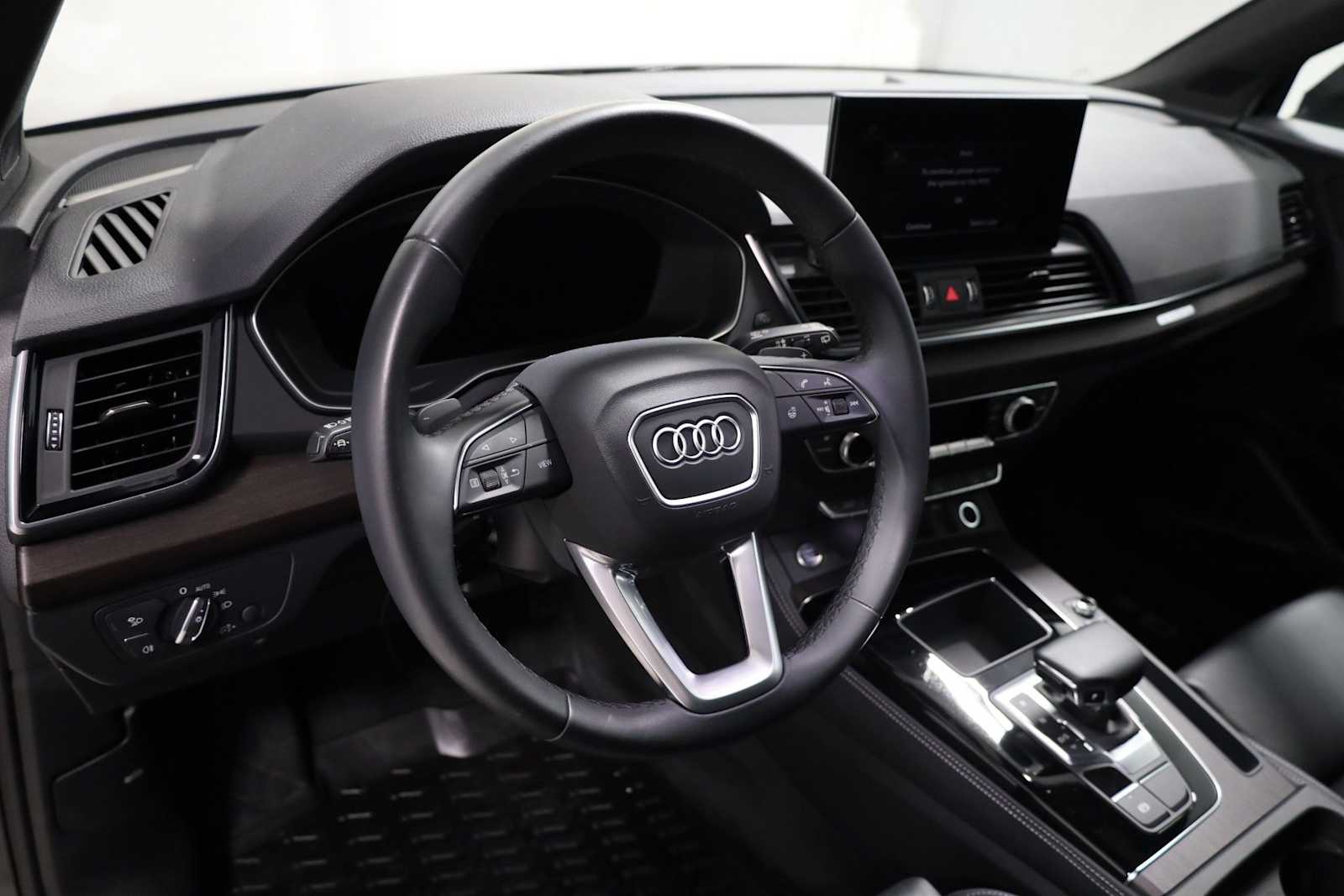 Thumbnail: 2023 Audi Q5 - 4
