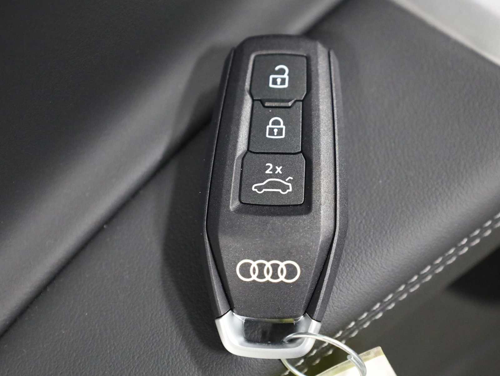 Thumbnail: 2026 Audi Q5 - 41