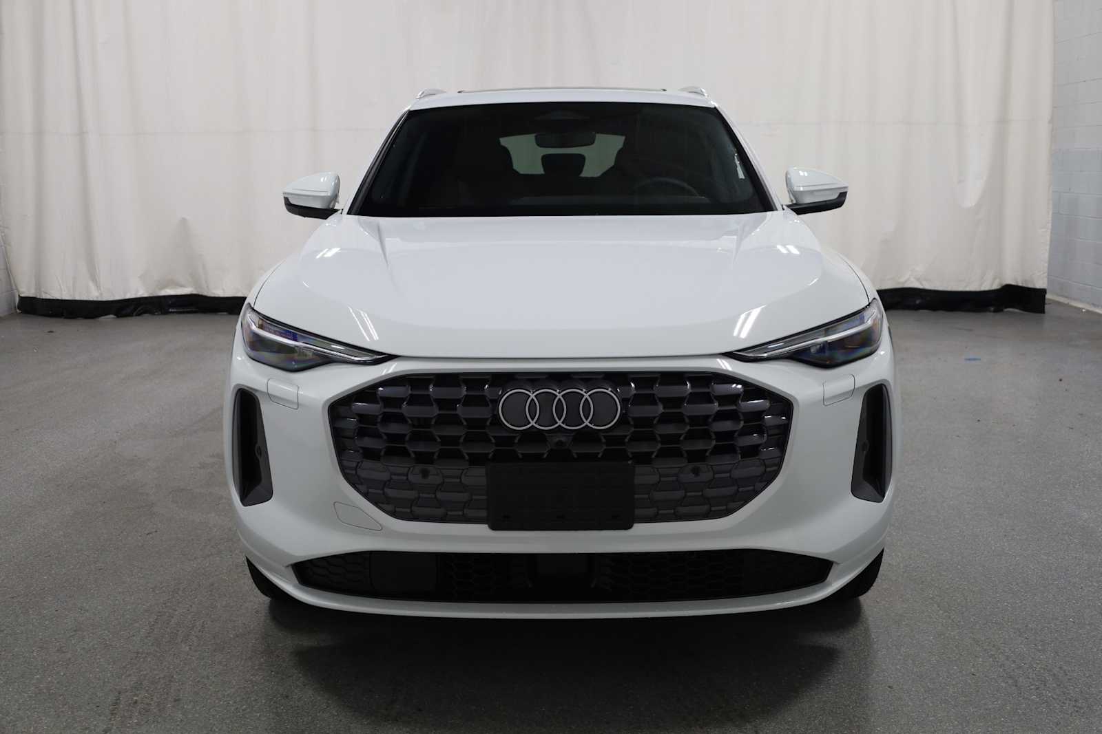 Thumbnail: 2025 Audi Q5 - 14