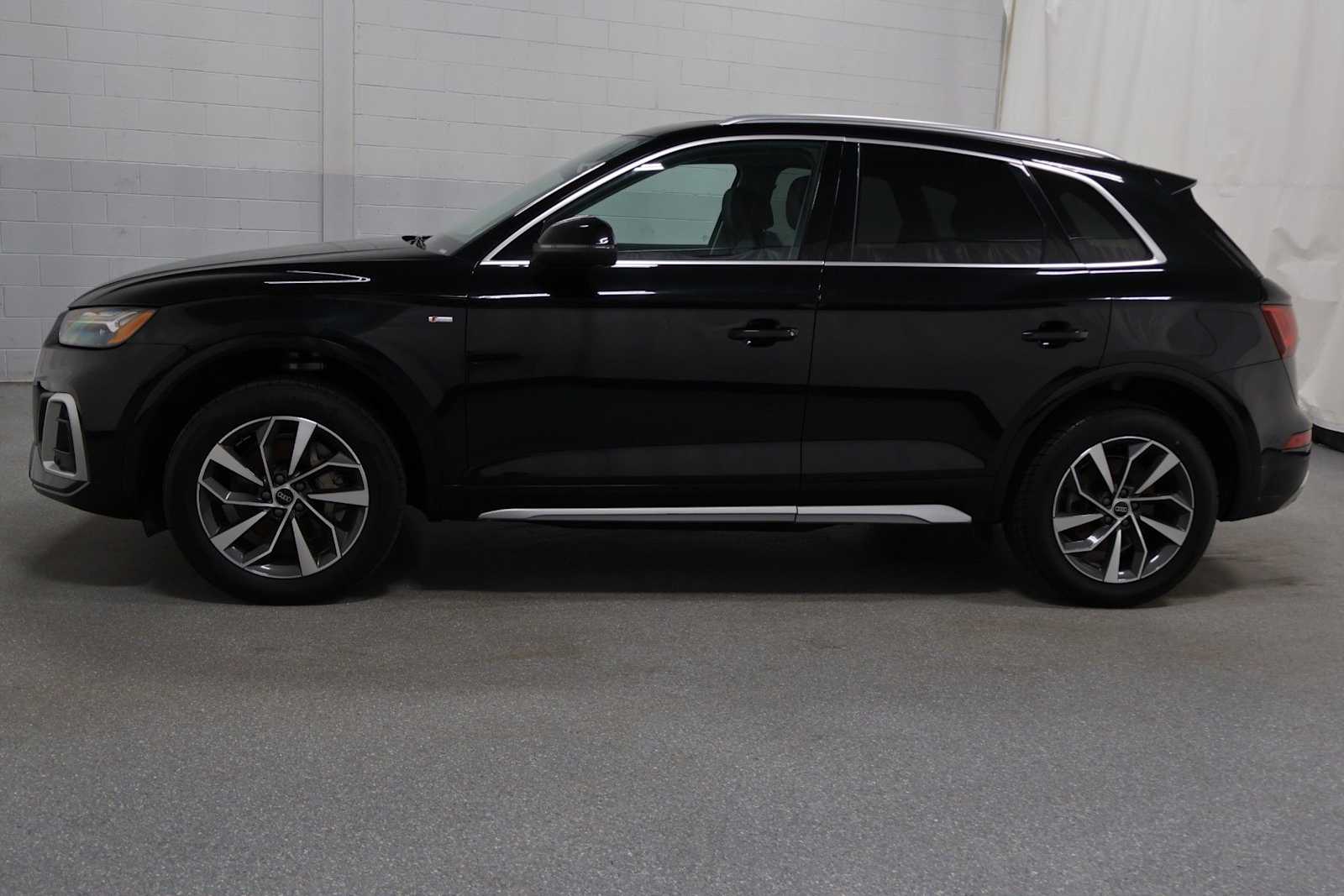 Thumbnail: 2023 Audi Q5 - 2