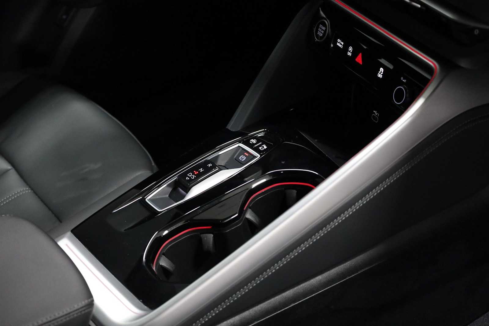 Thumbnail: 2025 Audi Q5 - 19