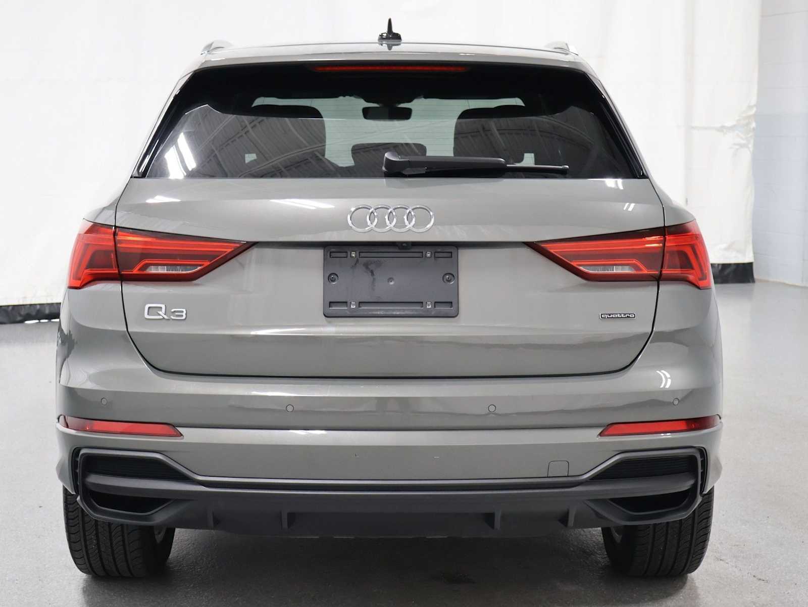 Thumbnail: 2023 Audi Q3 - 7