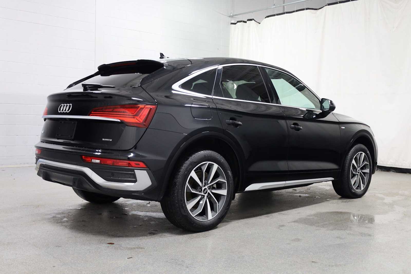 Thumbnail: 2023 Audi Q5 - 9