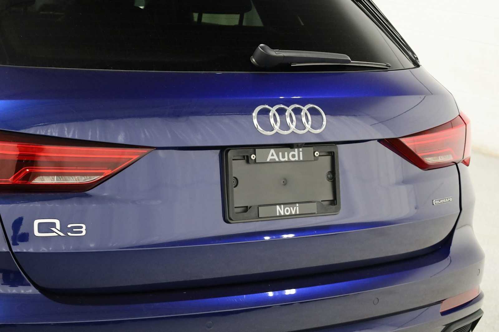 Thumbnail: 2025 Audi Q3 - 8