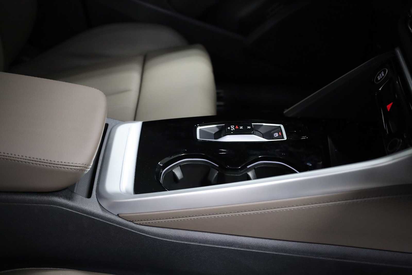 Thumbnail: 2025 Audi Q5 - 20