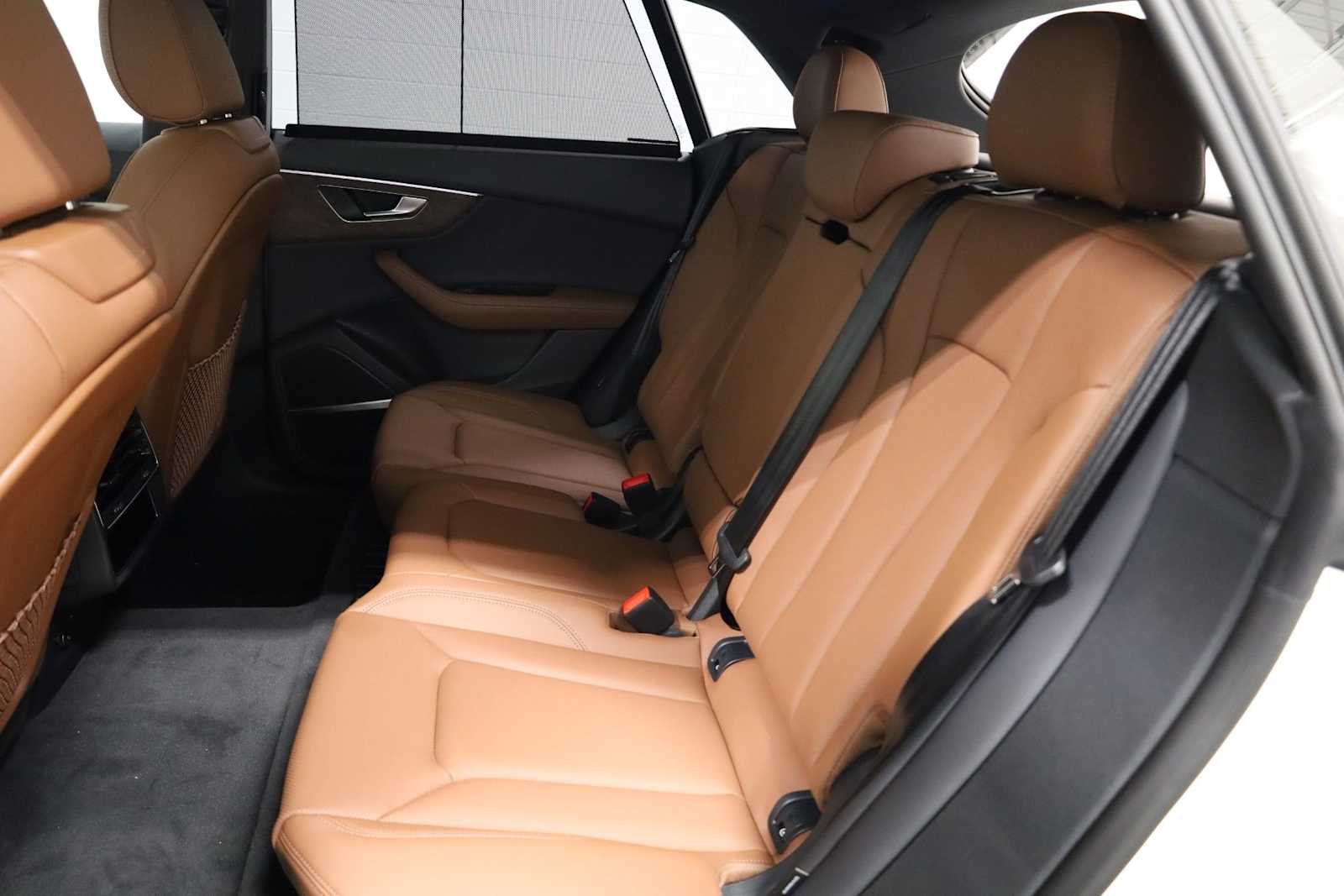 Thumbnail: 2026 Audi Q8 - 33