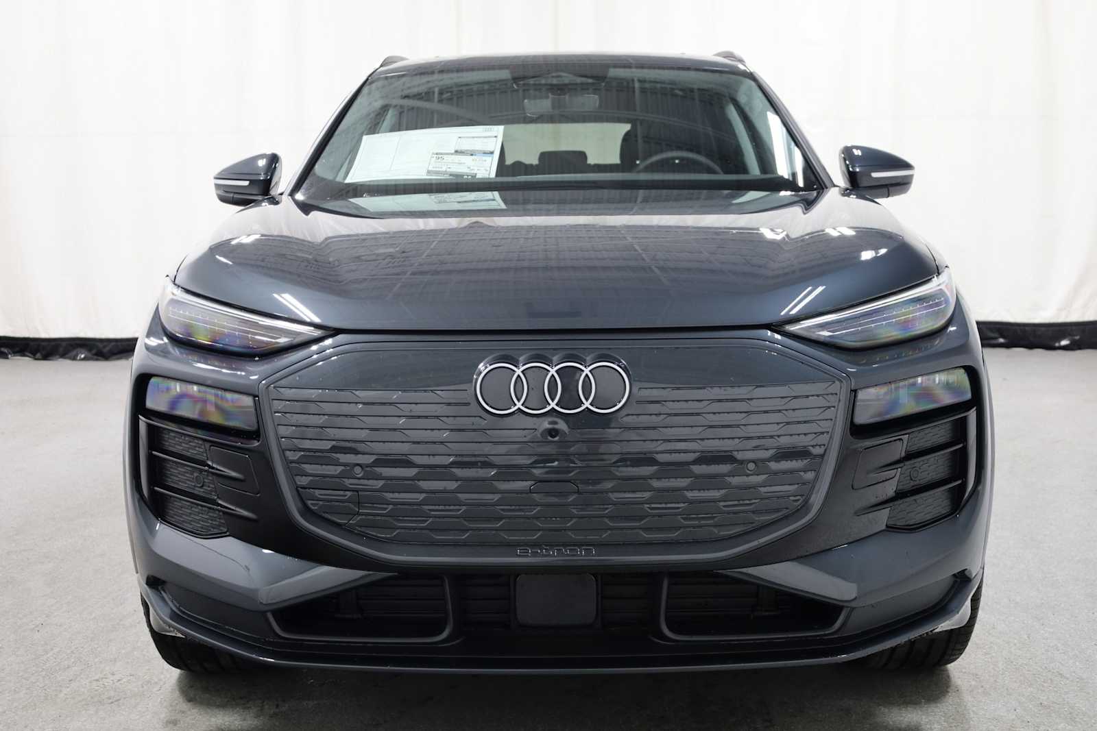 Thumbnail: 2025 Audi Q6 e-tron - 14