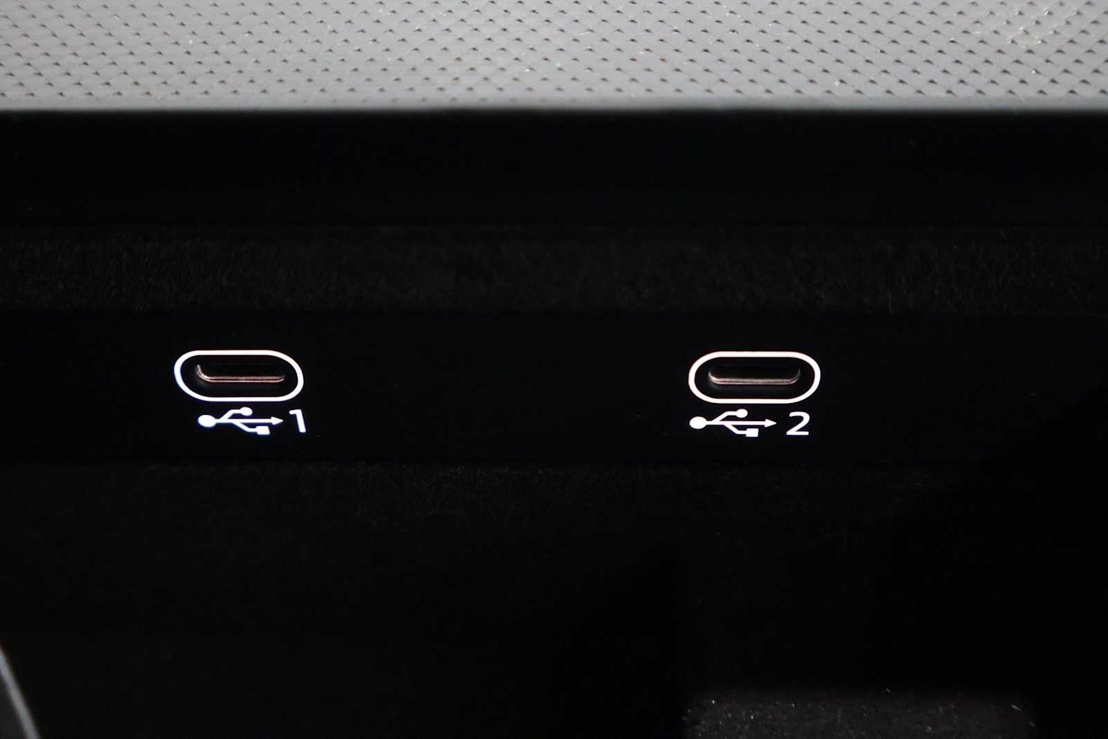 Thumbnail: 2025 Audi Q8 - 33