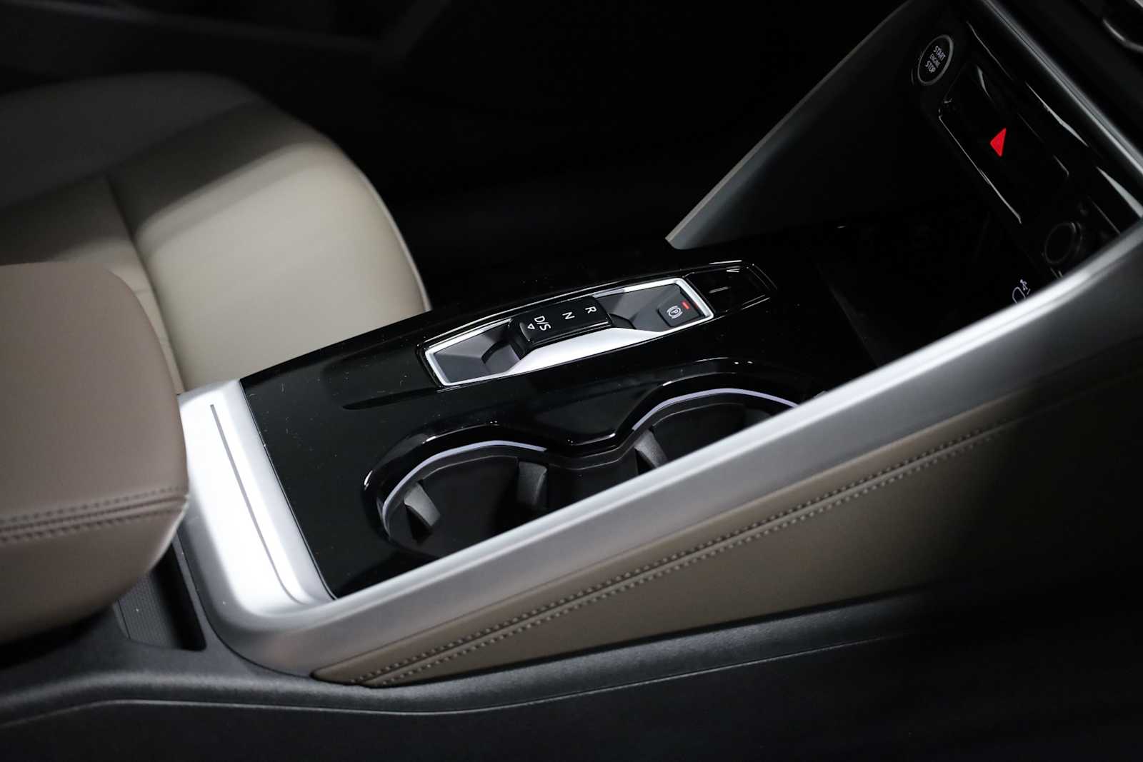 Thumbnail: 2025 Audi Q5 - 17