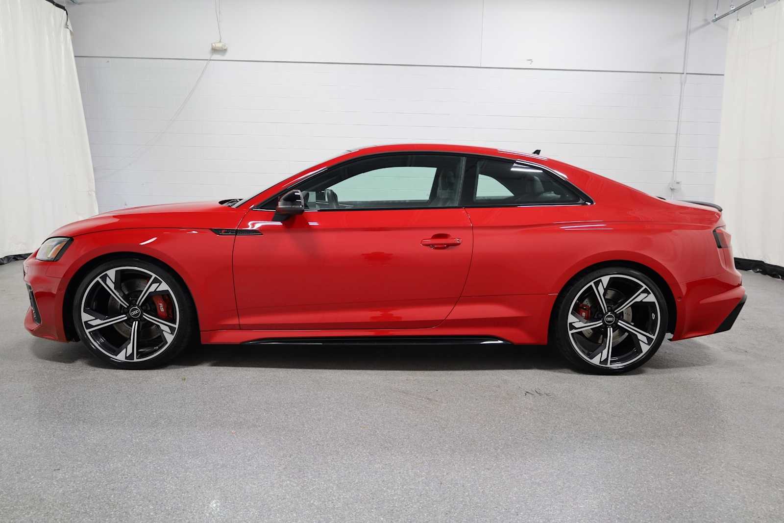 2022 Audi RS 5 photo 2