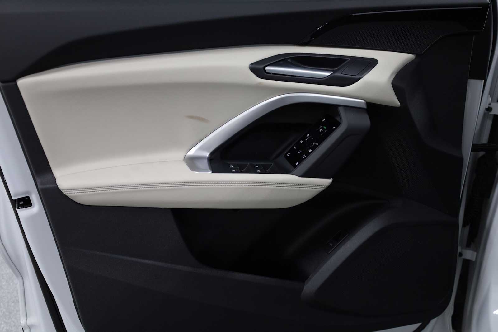 Thumbnail: 2025 Audi Q5 - 16