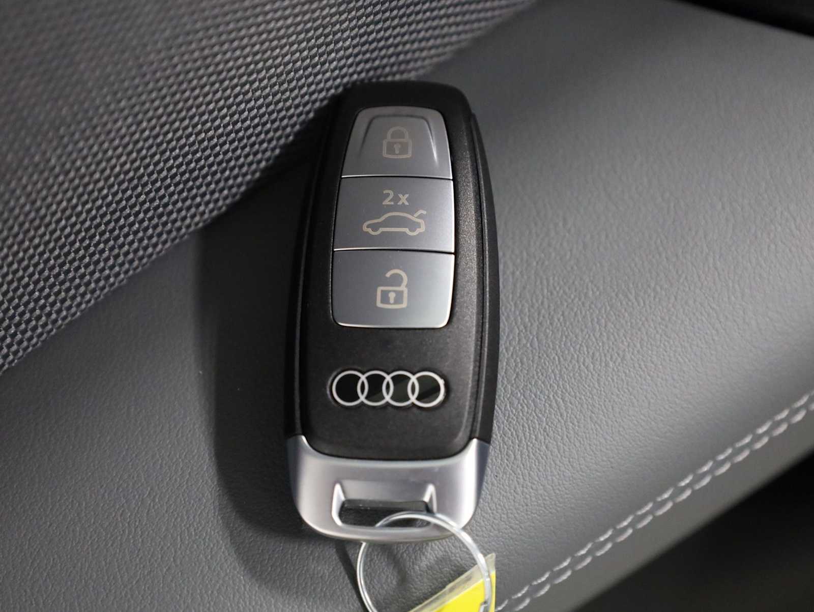 Thumbnail: 2026 Audi Q3 - 41