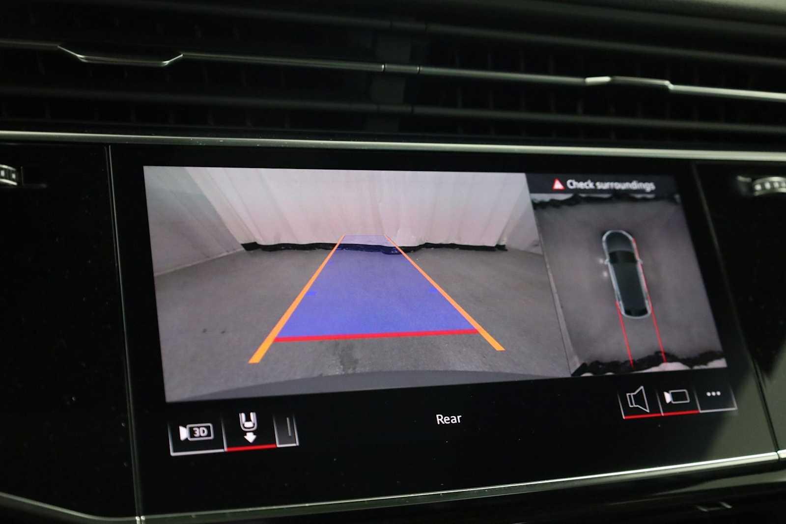 Thumbnail: 2025 Audi Q8 - 31