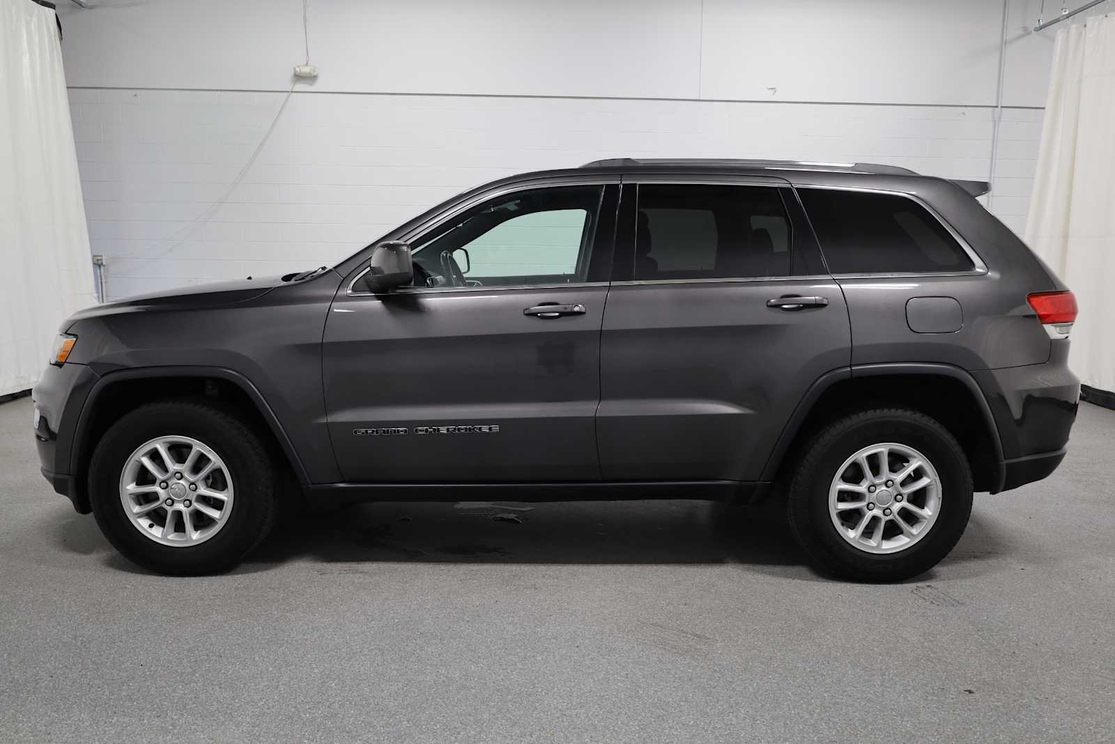 Used 2019 Jeep Grand Cherokee Laredo E with VIN 1C4RJFAG5KC826315 for sale in Novi, MI
