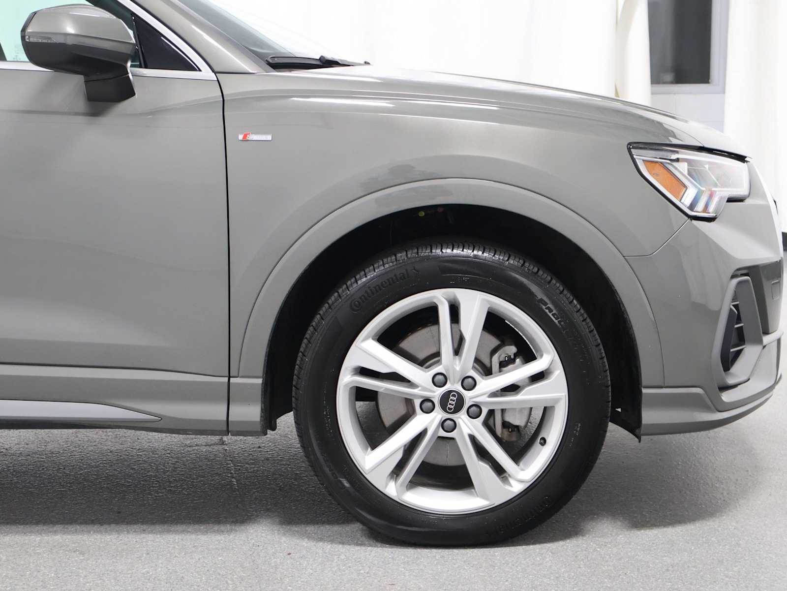 Thumbnail: 2023 Audi Q3 - 11