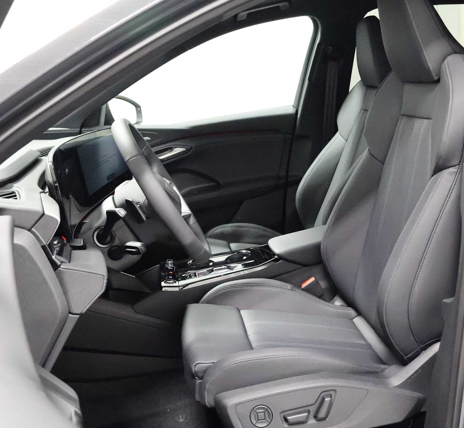 Thumbnail: 2027 Audi Q6 e-tron - 5