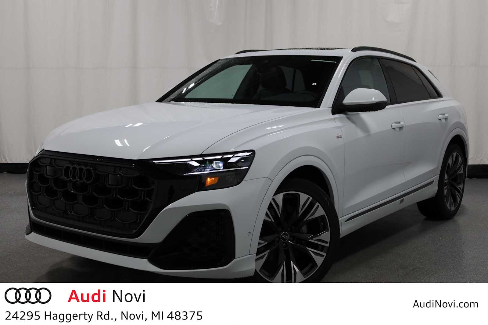 Thumbnail: 2026 Audi Q8 - 1
