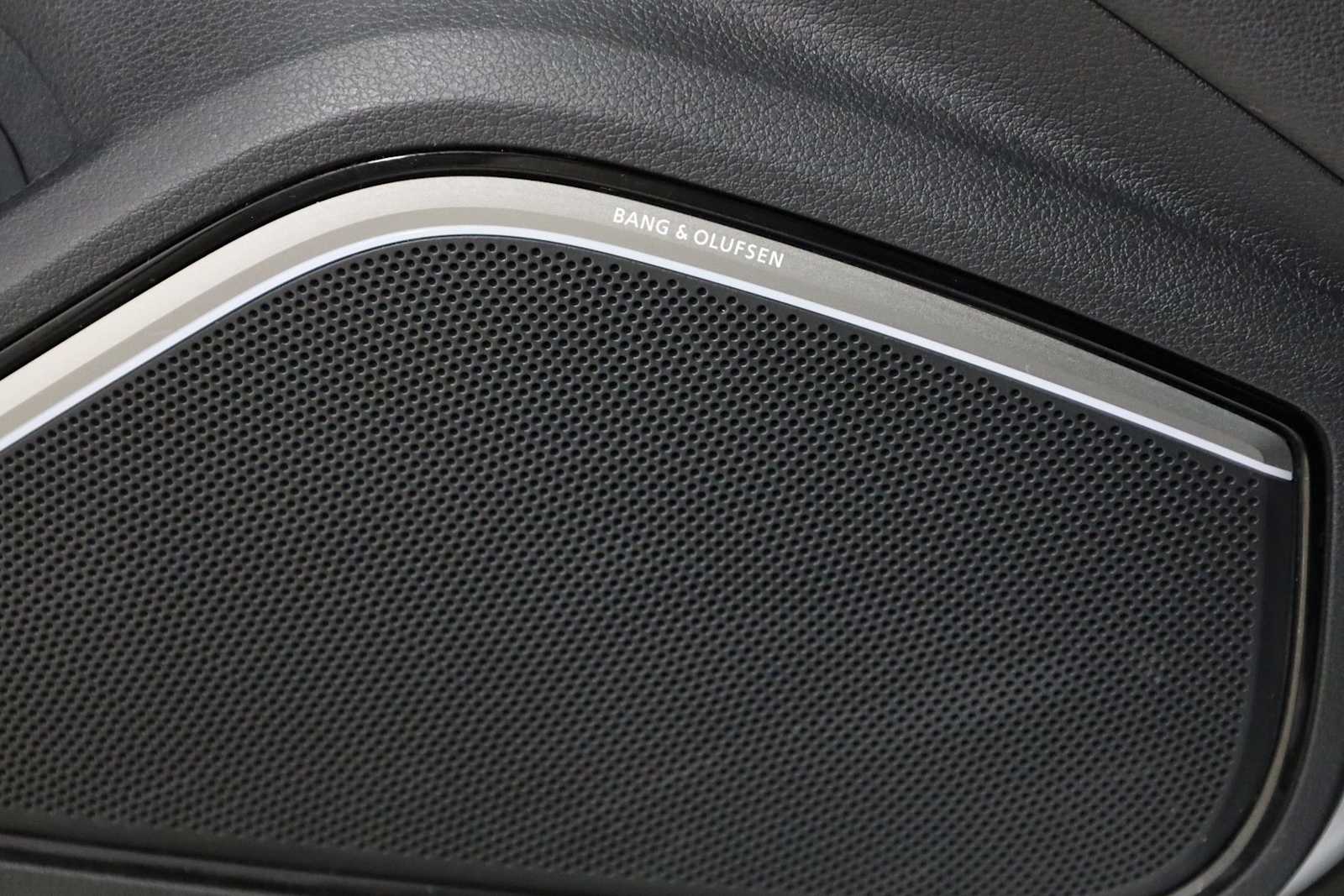 Thumbnail: 2018 Audi RS 3 - 18