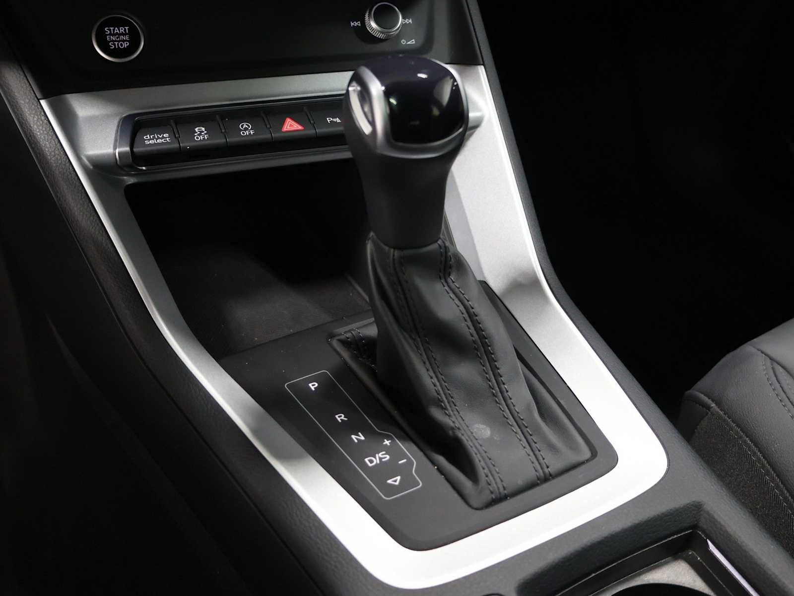 Thumbnail: 2023 Audi Q3 - 26