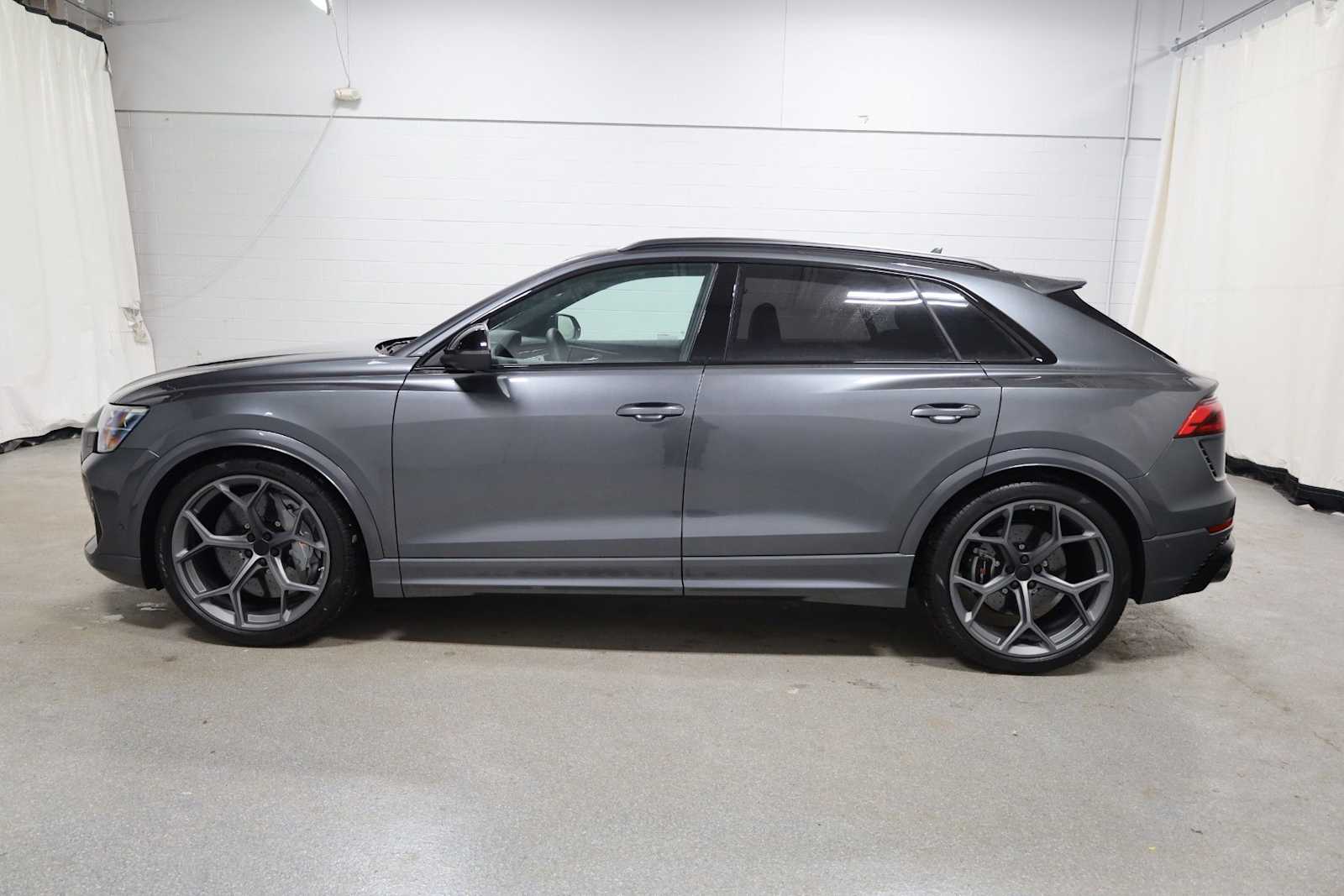 Thumbnail: 2026 Audi RS Q8 - 2