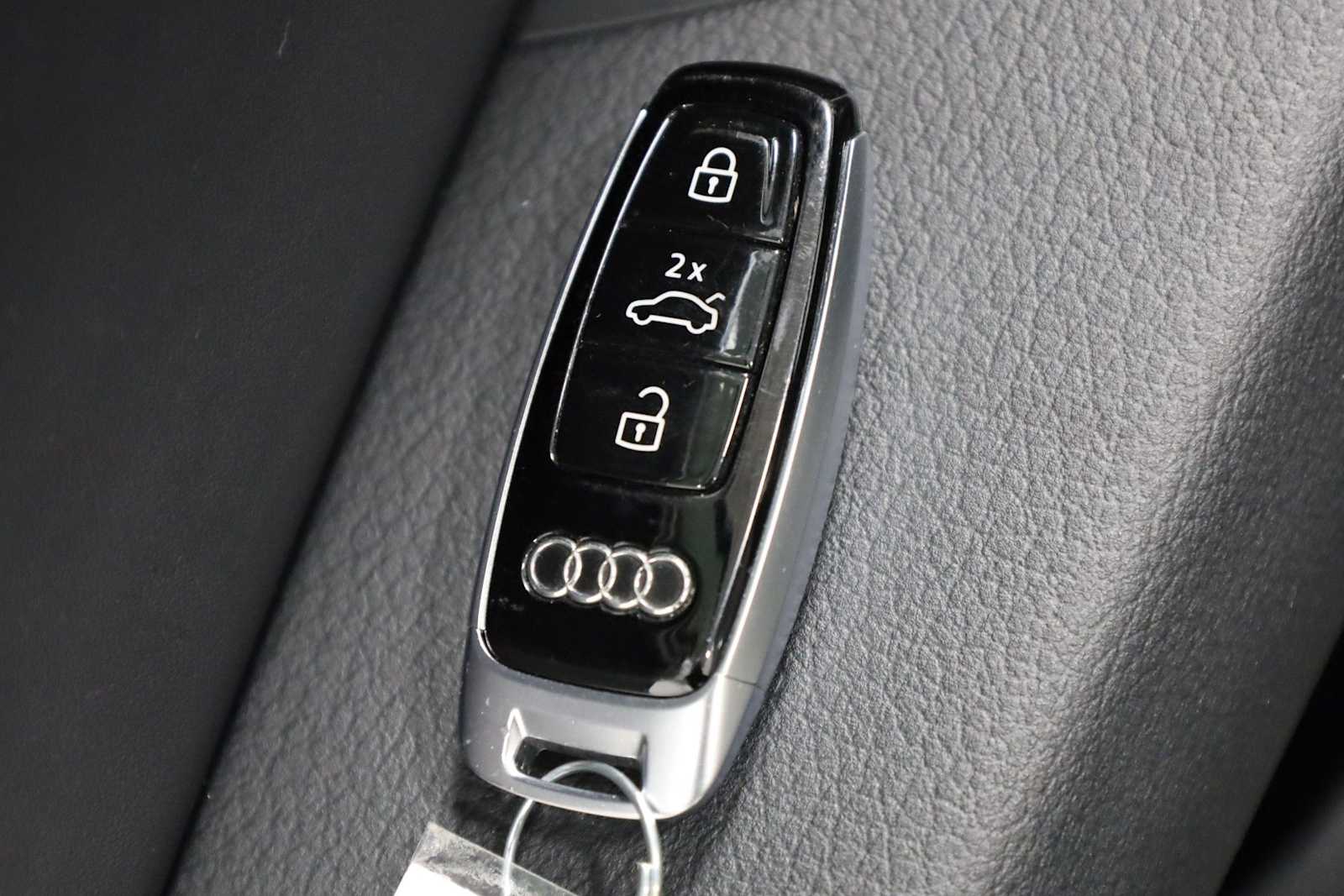 Thumbnail: 2023 Audi A6 - 40