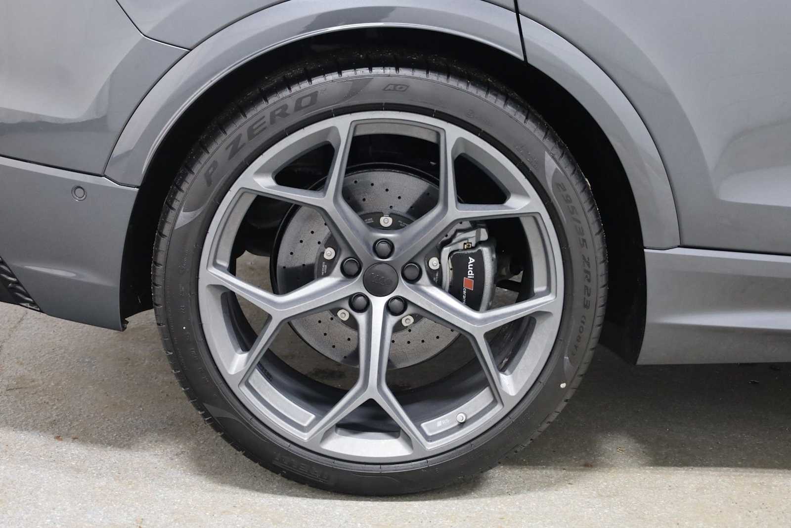 Thumbnail: 2026 Audi RS Q8 - 35