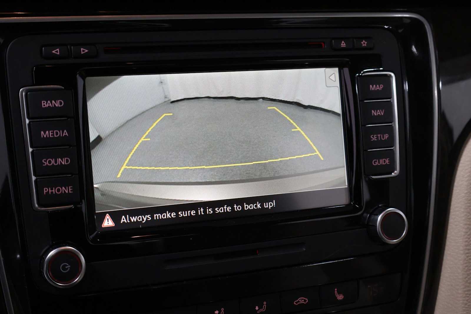 Thumbnail: 2015 Volkswagen Passat - 31