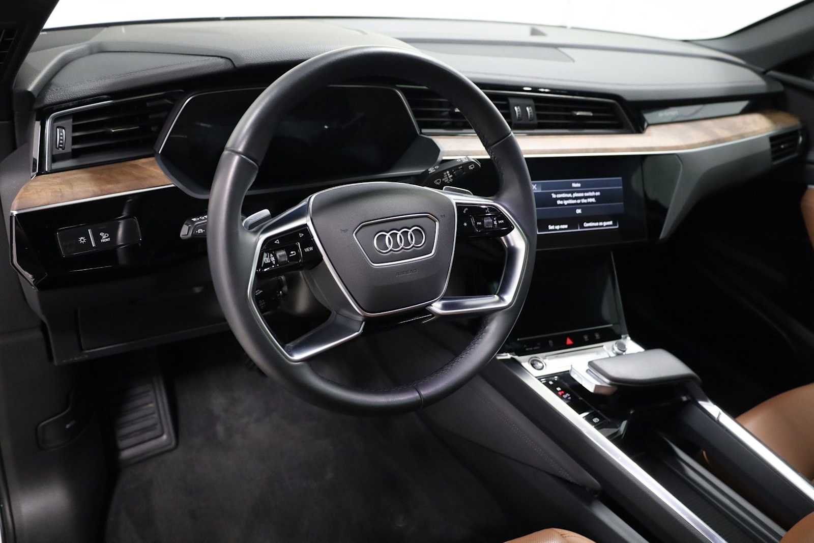 Thumbnail: 2023 Audi e-tron - 4