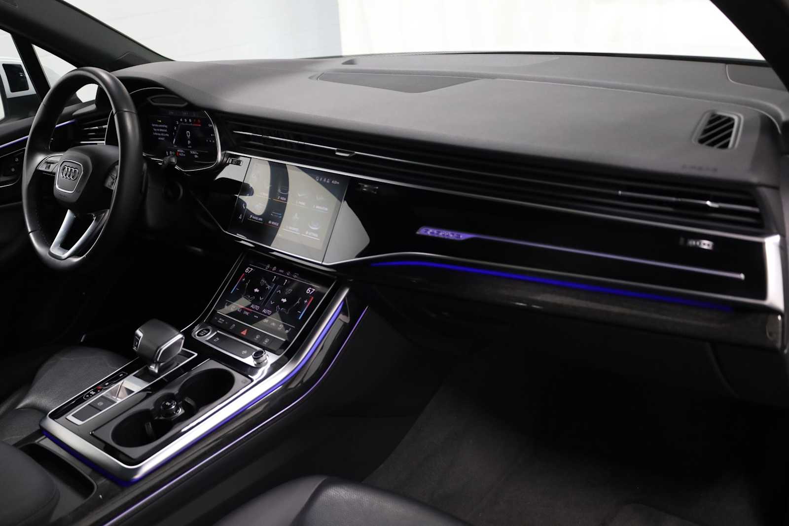 2022 Audi Q7 55 Premium Plus photo 4