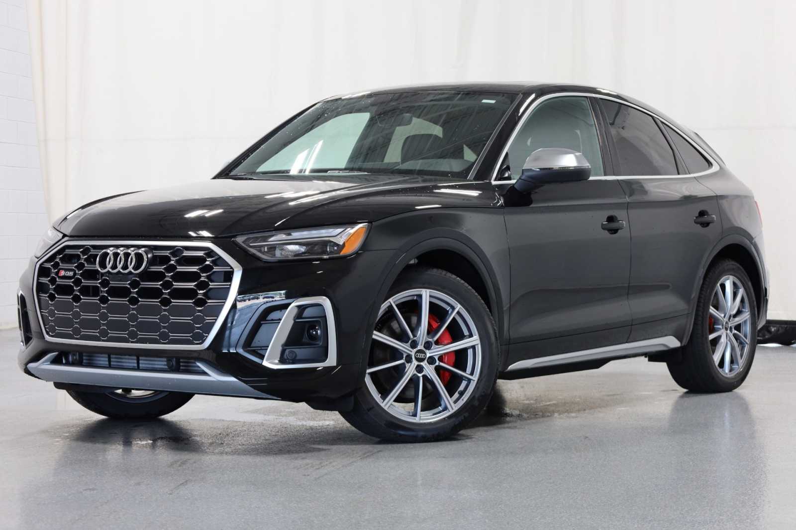 2024 Audi SQ5 Premium Plus -
                Farmington Hills, MI