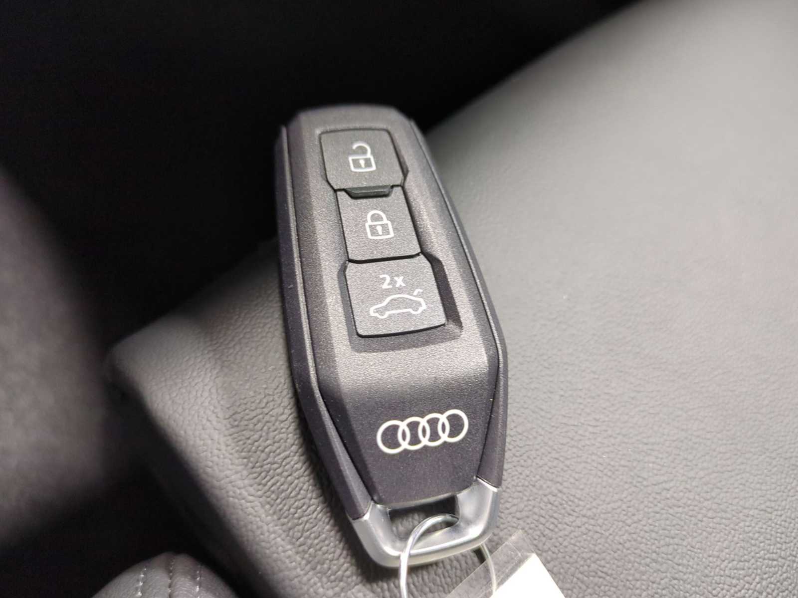 Thumbnail: 2026 Audi Q5 - 41