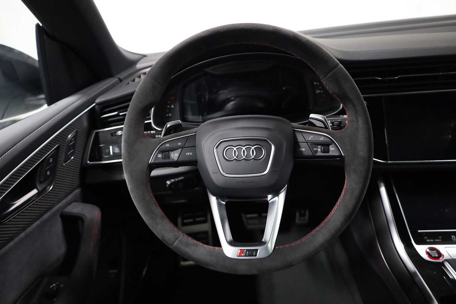 Thumbnail: 2026 Audi RS Q8 - 23
