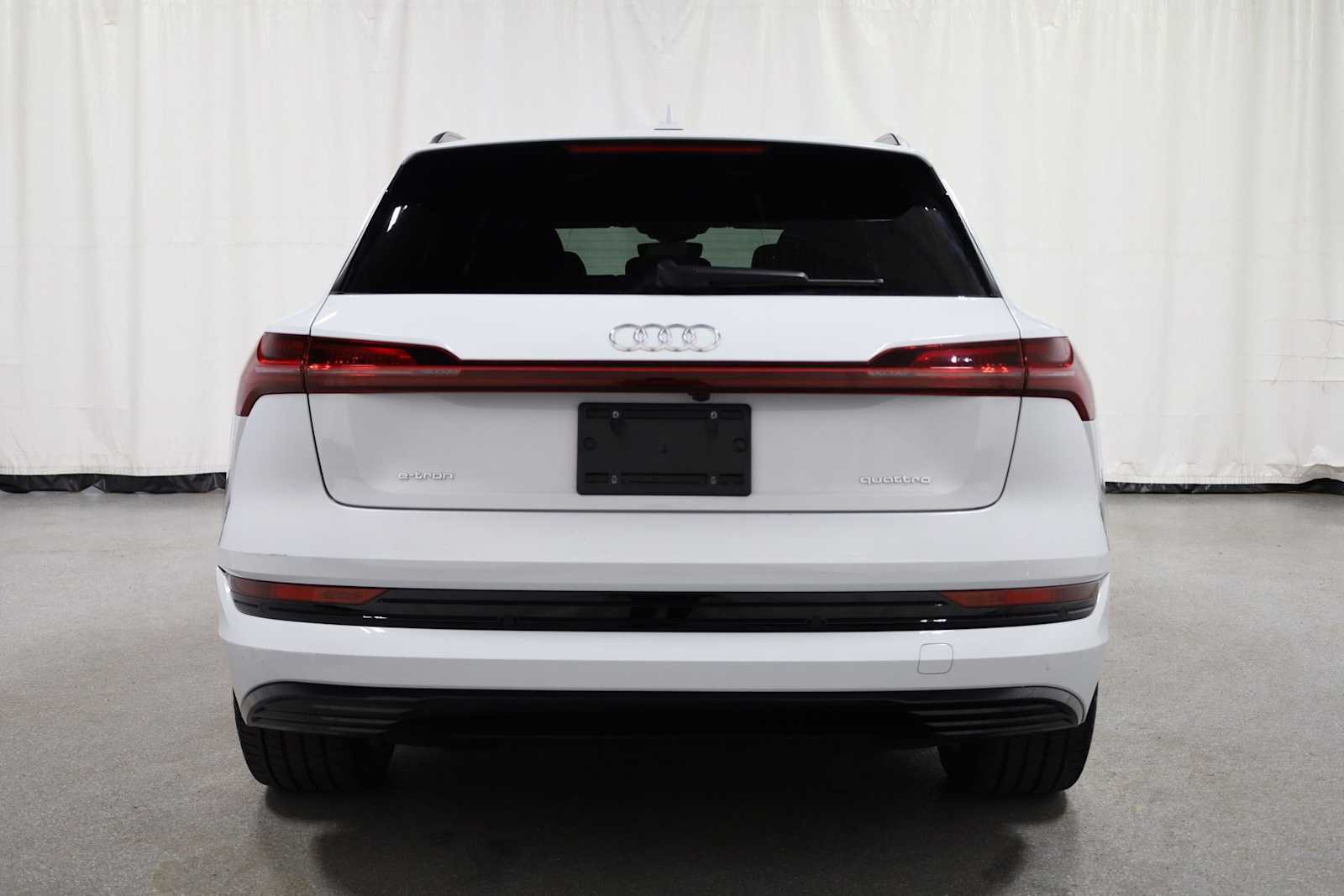 Thumbnail: 2023 Audi e-tron - 7