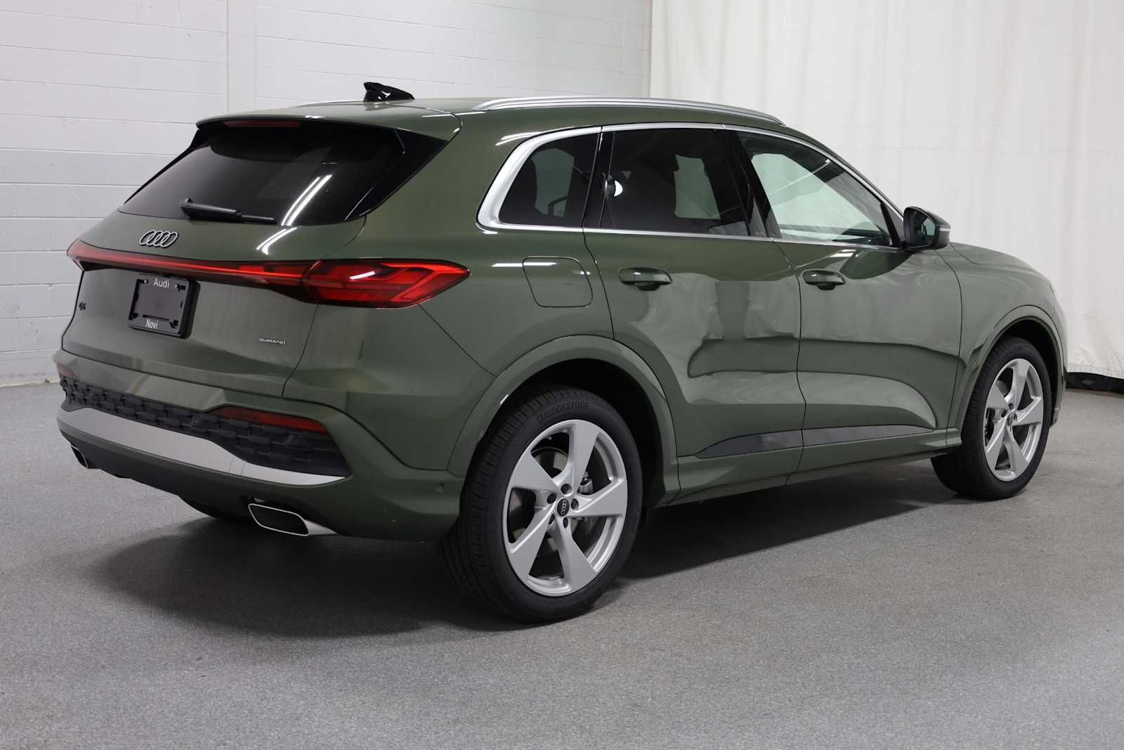 Thumbnail: 2025 Audi Q5 - 9