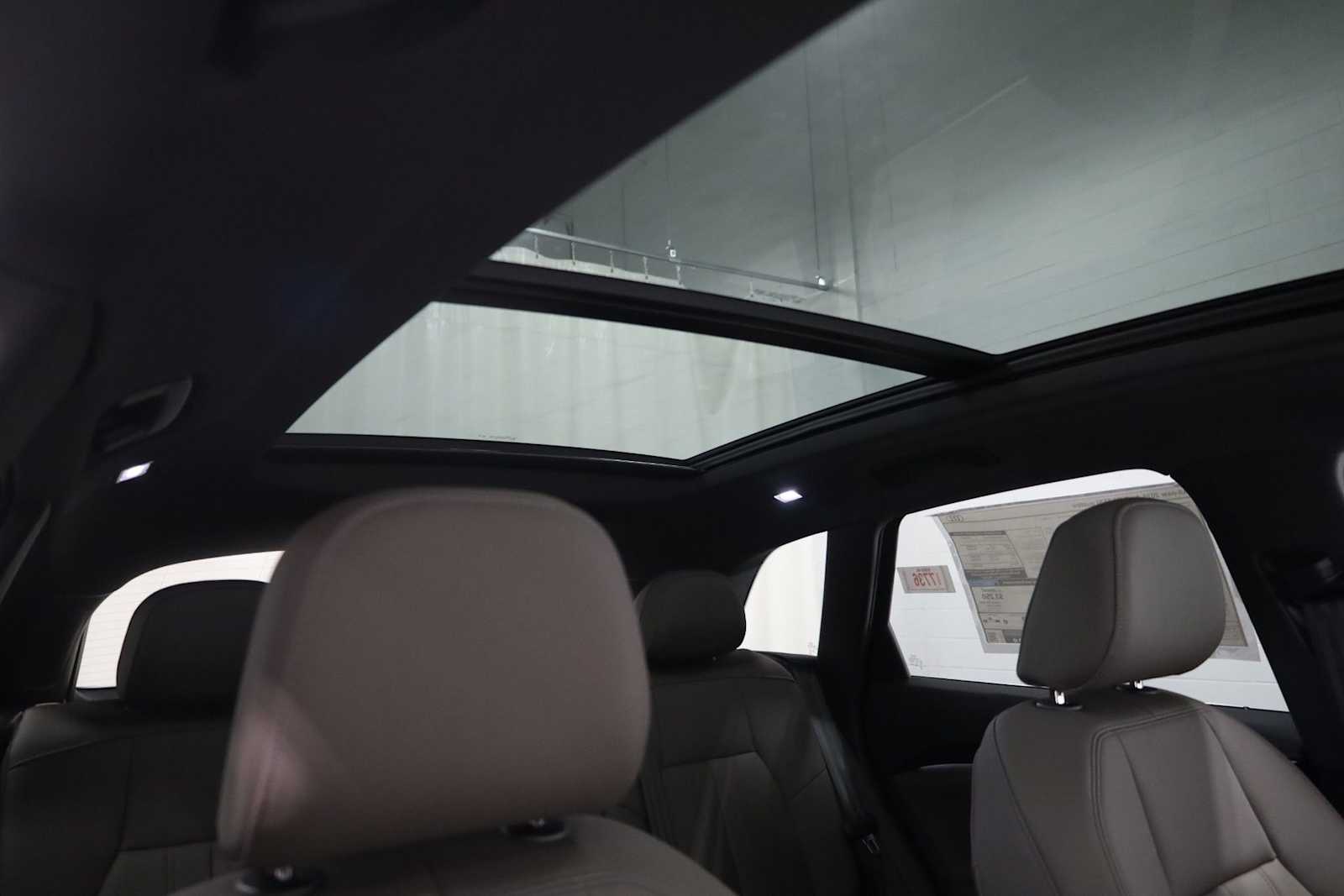 Thumbnail: 2025 Audi Q5 - 18